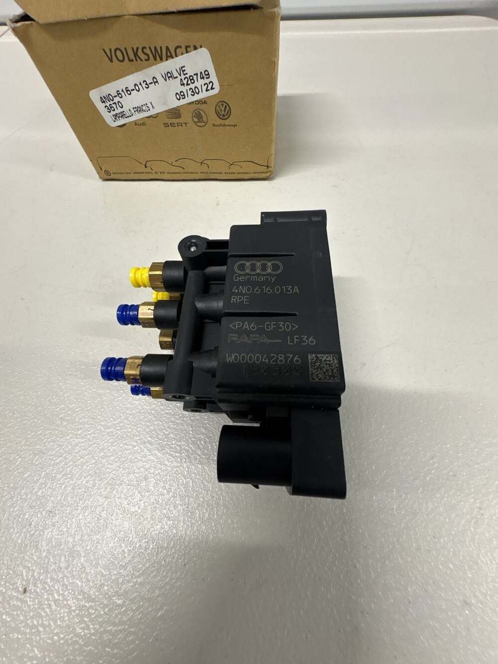 Audi Air Suspension Valve Block 4N0616013A Genuine OEM